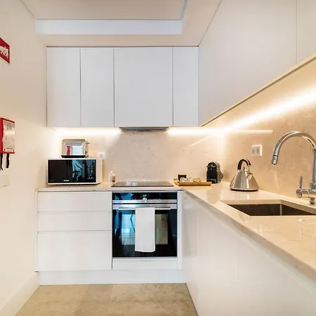아파트 4Pax Apt In Chiado With River View By Lovelystay 리스본