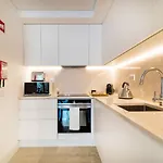 Апартаменты Amazing 1bdr In Chiado By Lovelystay Лиссабон